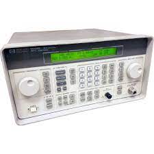 AGILENT TECHNOLOGIES 8648B - SIGNAL GENERATOR; BANDWIDTH MAX:2GHZ; AMPLITUDE ACCURACY:1.0DB; OUTPUT POWER RANGE:+20DBM TO -136DBM ROHS COMPLIANT: NA