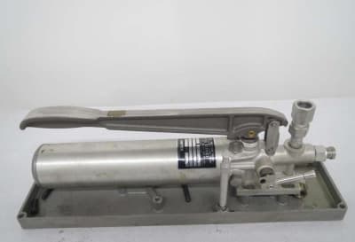 POWER INSTRUMENTS R-100 - HYDRAULIC DEAD WEIGHT PRESSURE TESTER, REED SWITCH