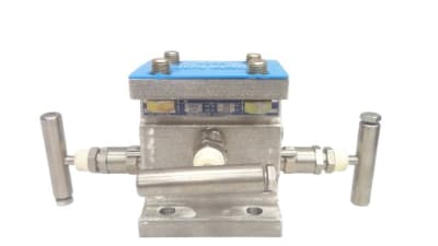 ANDERSON GREENWOOD M4AVIS-02-2565-541 - , VALVE MANIFOLD, TEMPERATURE RANGE: 200-500 DEGREES F, PRESSURE RANGE: 4000-6000 PSI, 3-WAY VALVE DIFFERENTIAL MANIFOLD