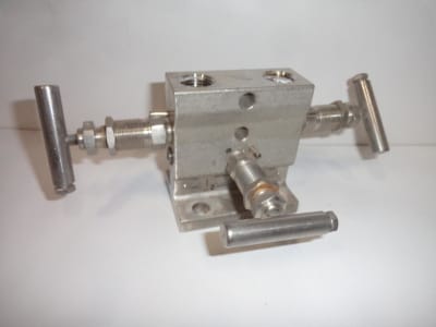ANDERSON GREENWOOD M4THIW4AMS-SSCT - INSTRUMENT MANIFOLD 3VALVE