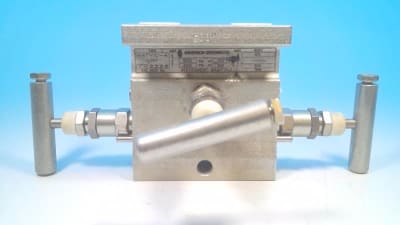 ANDERSON GREENWOOD M4TVIC-4 - MANIFOLD VALVE, STEEL, 6000 PSI MAX PRESSURE, 1/2 INCH PORT