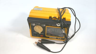 Megger 212559 - (6410-867) BATTERY/LINE ANALOG MAJOR MEGGER INSULATION TESTER; 100, 250, 500 & 1000 V; 2 GOHMS