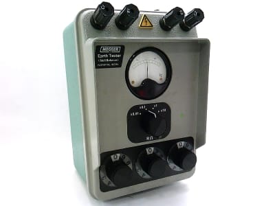 Megger ET3/2 - EARTH TESTER NULL BALANCE HAND CRANK