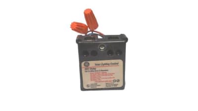 General Electric RR7 - DISCONTINUED BY MANUFACTURER, LIGHTING RELAY SWITCH, 24 VAC COIL (CLASS 2) MOMENTARY, LATCHING, THREE-WIRE LOW VOLTAGE L