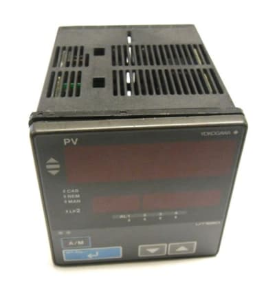 Yokogawa UT550-10 - DISCONTINUED BY MANUFACTURER, TEMPERATURE CONTROLLER, DIGITAL INDICATING CONTROLLER, WITH RETRANSMISSION OUTPUT, 15 VDC