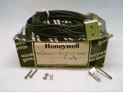 Honeywell 5SE1-6N26 - DISCONTINUED BY MANUFACTURER, SNAP ACTION SWITCH, BASIC PLUNGER, 5AMP, 250VAC