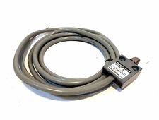 Honeywell 914CE2-3 - LIMIT SWITCH, MICROSWITCH, TOP ROLLER PLUNGER, SPDT, 1 NO, 5 AMP, 250 VAC, 28 VDC, IP66/67/69, DIRECT REPLACEMENT FOR 91