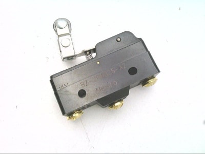 Honeywell BZ-2RW826-A2 - BASIC SWITCH, ROLLER LEVER, SPDT, 15A, 480V; MICROSWITCH TYPE:STANDARD; MICROSWITCH ACTUATOR:ROLLER LEVER; CONTACT CONFI