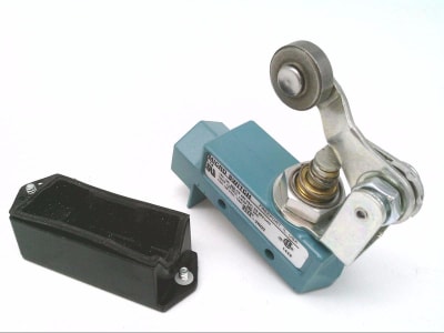 Honeywell BZE6-2RQ2 - MICROSWITCH, ENCLOSED LIMIT SWITCH, COMPACT, ACTUATOR-TOP ROLLER LEVER, 125/250/480 VAC (15 AMP), 600 VAC (2 AMP), 5.01