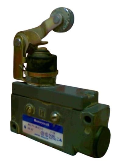 Honeywell BZE7S-2RN2-C - LIMIT SWITCH, E7 SERIES, 6 AMP, 120 VAC, SPDT, ADJUSTABLE TOP ROLLER ARM, SINGLE BREAK, 20 MM CONDUCT, SIDE MOUNT