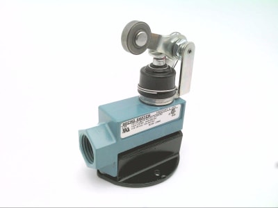 Honeywell BZV6-2RN2 - MICROSWITCH, LIMIT SWITCH, TOP ROLLER ARM, SPDT, 1NO/1NC, 15 AMP, 600 VAC, OPERATING FORCE MAX:5.6N