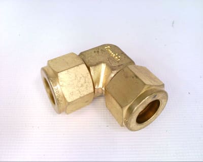Swagelok B-810-9 - FITTING, UNION ELBOW, 1/2IN TUBE OD, BRASS,