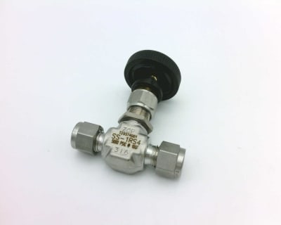 Swagelok SS-1RS4 - NEEDLE VALVE, INTEGRAL BONNET NEEDLE, 0.37 CV, 1/4 IN. SWAGELOK TUBE FITTING, REGULATING STEM, STAINLESS STEEL
