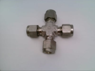 Swagelok SS-400-4 - TUBE FITTING, SS, UNION CROSS, 1/4 IN. TUBE OD