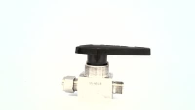 Swagelok SS-45S8 - BALL VALVE, 40 SERIES, 12 CV, 1/2" TUBE FITTING, STAINLESS STEEL, BLACK HANDLE, LATCH LOCK